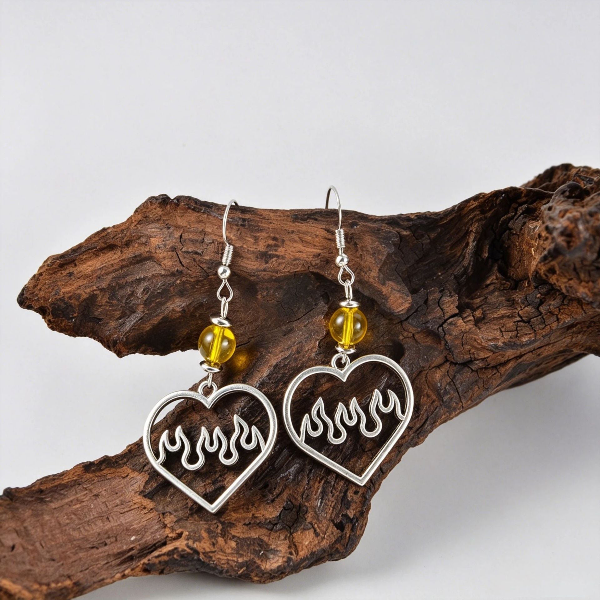Wholesale Cross-Border Retro Hollow Flame Heart Pendant Earrings for Women,  High-End European and American Style,  Exaggerated Heart-Shaped Earrings,  Trendy and Unique