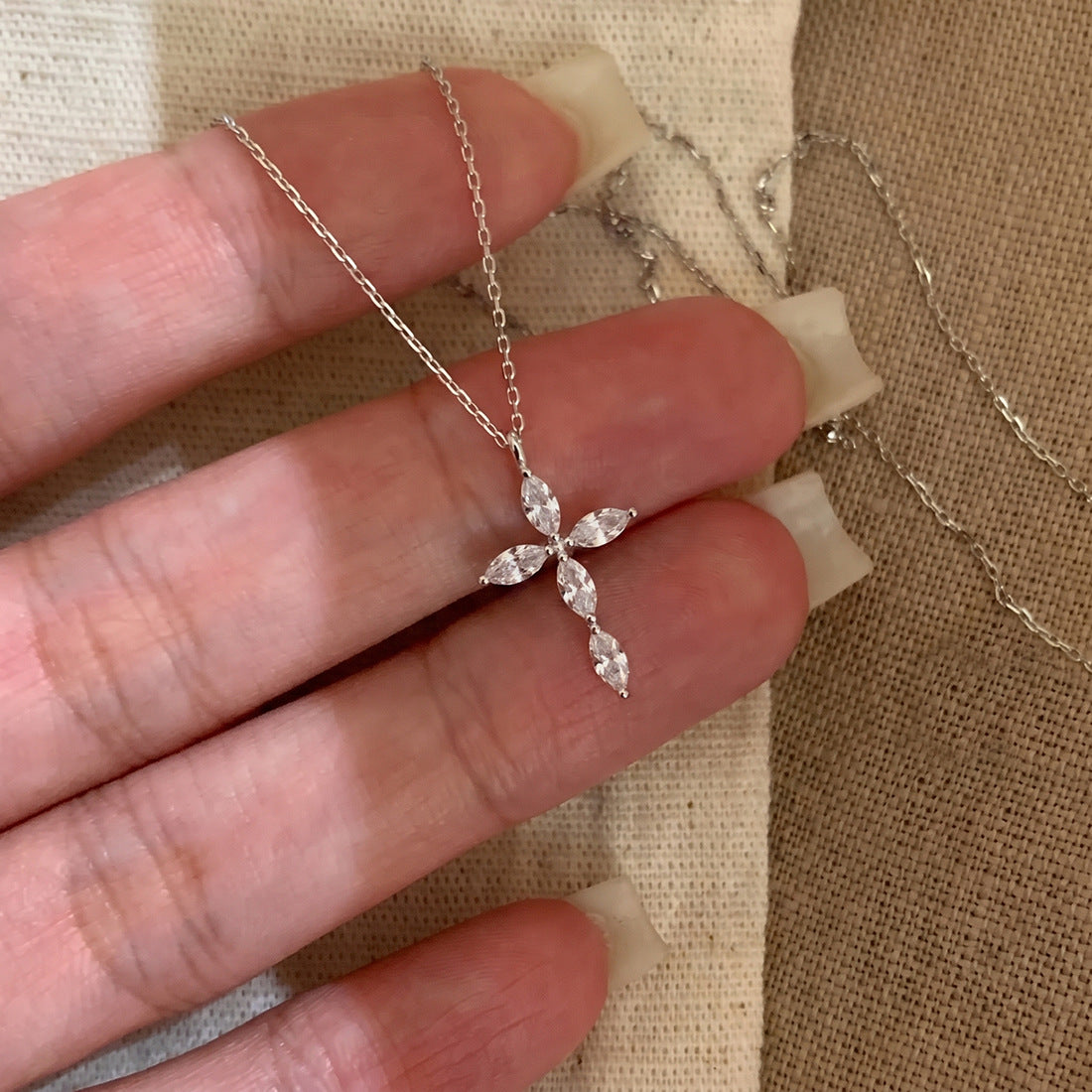 Wholesale Shiny Silver Cross Necklace with Zircon,  Titanium Steel Copper,  Jewelry Accessory