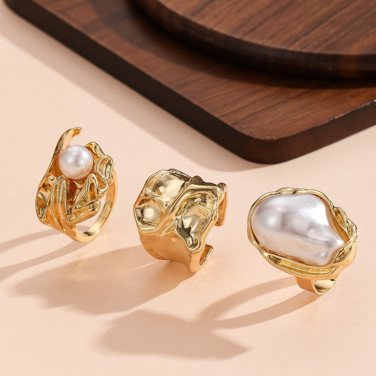 Wholesale Gold Electroplated Zinc Alloy Ring Set For Women Irregular Baroque Faux Pearl Fashion Jewelry