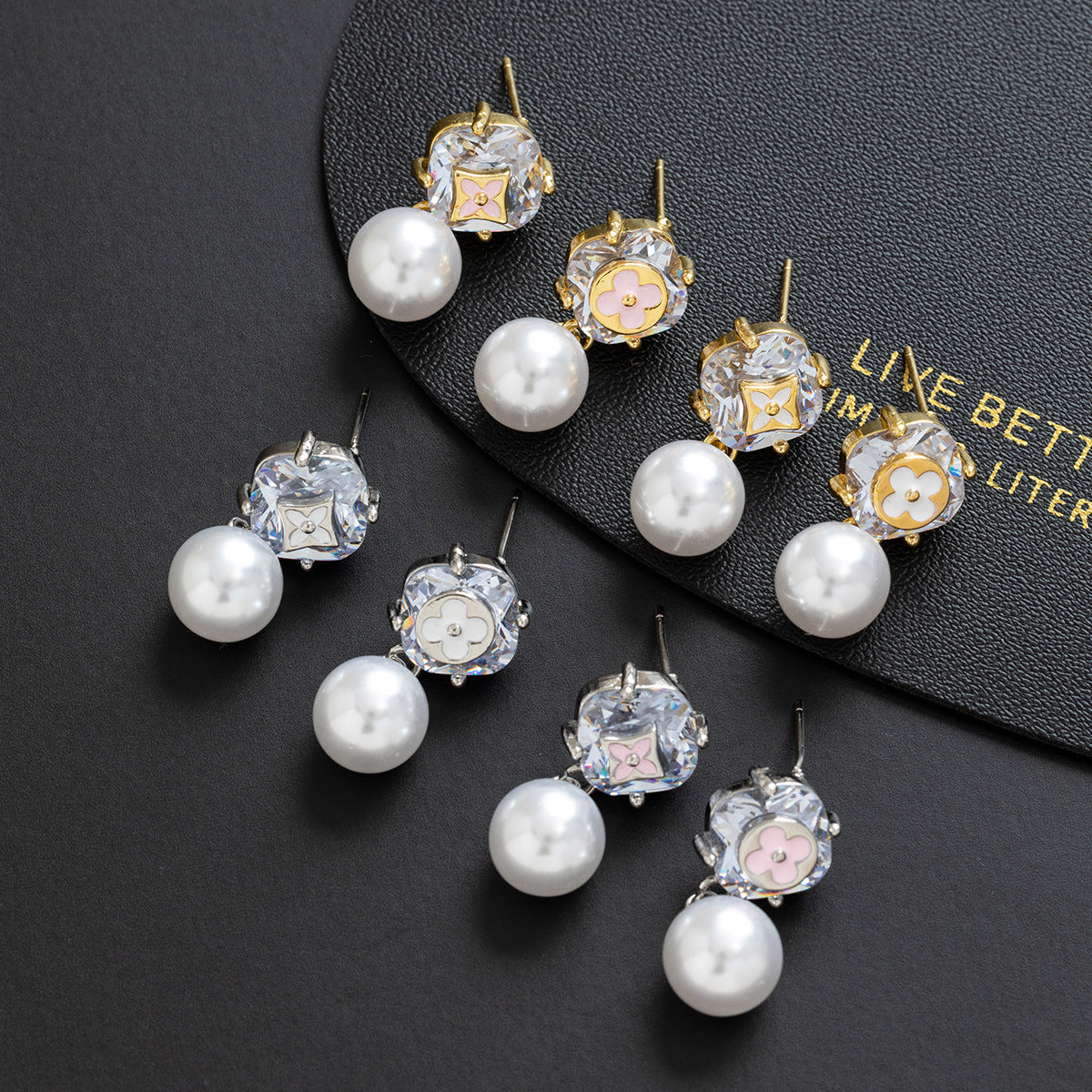 Wholesale Trendy Four Leaf Clover Pearl Stud Earrings Copper Plated Gold Zircon Jewelry Accessory Boutique Resale