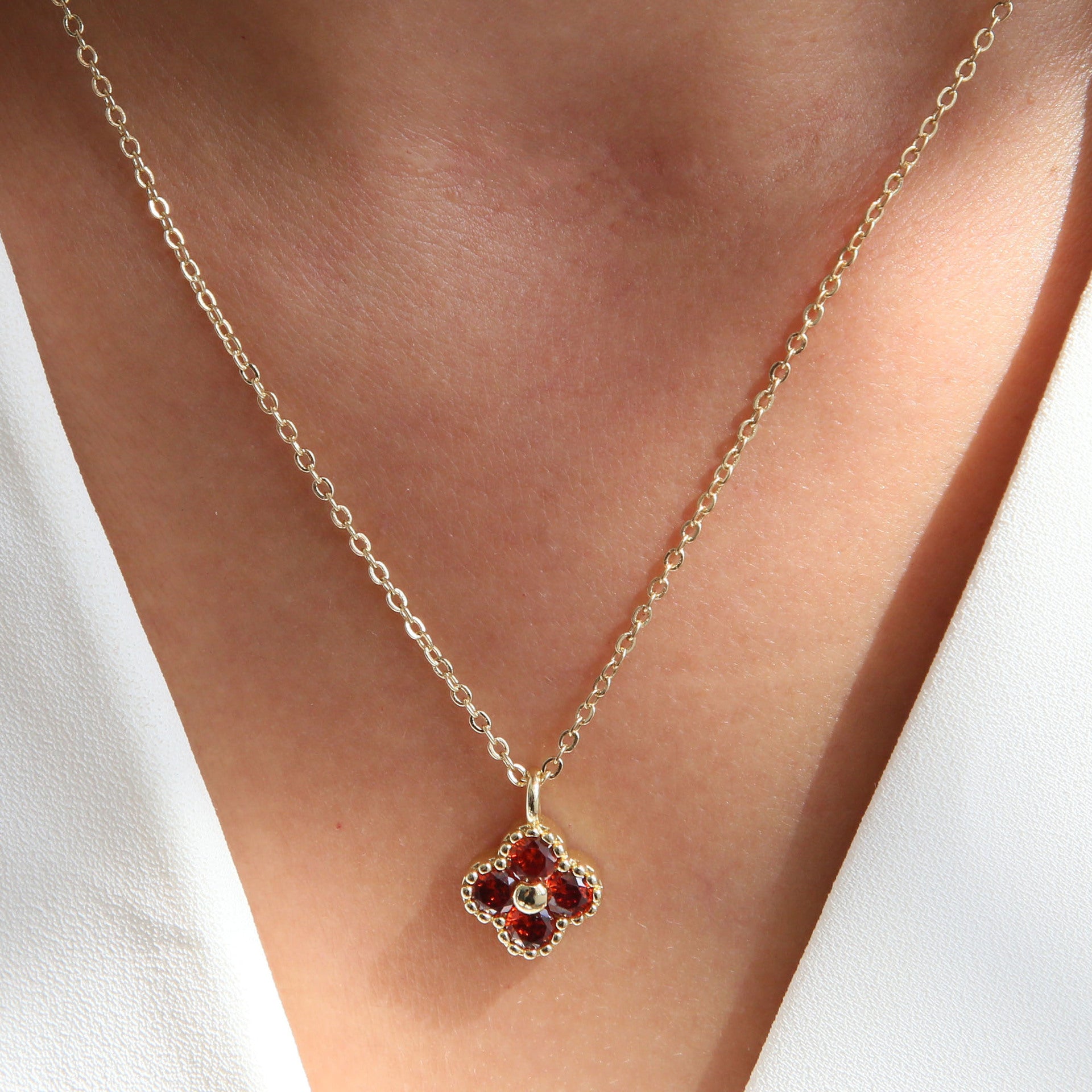 Wholesale 18k Brass Micro Inlaid Colored Zirconium Four-leaf Clover Flower Choker Necklaces ACC-NE-BaiYi002