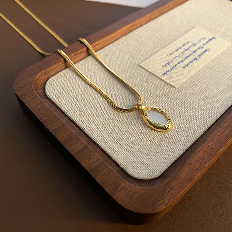 Wholesale Natural Shell White Copper Pendant Titanium Steel Flat Snake Chain