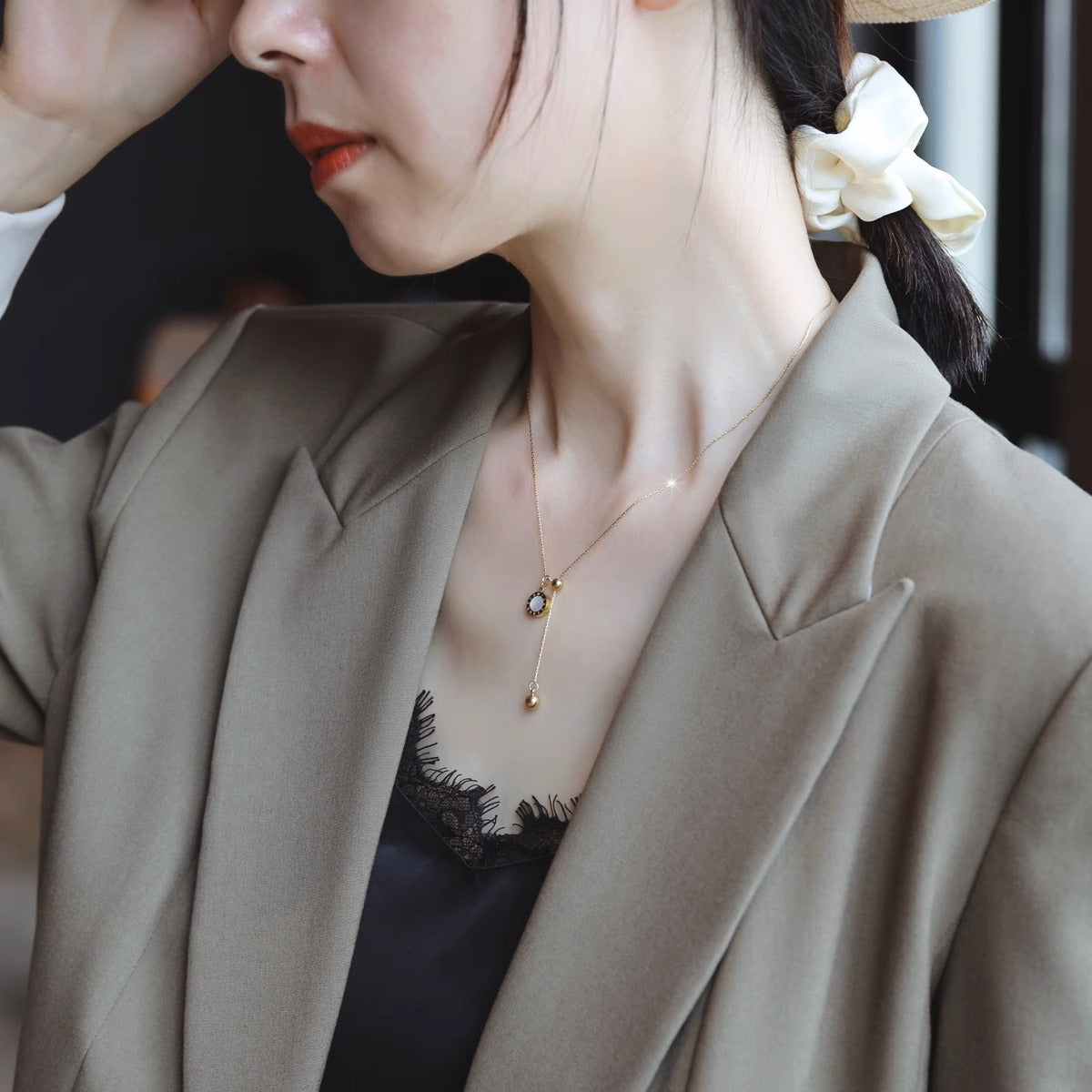 Wholesale Titanium steel black and white double-sided necklace