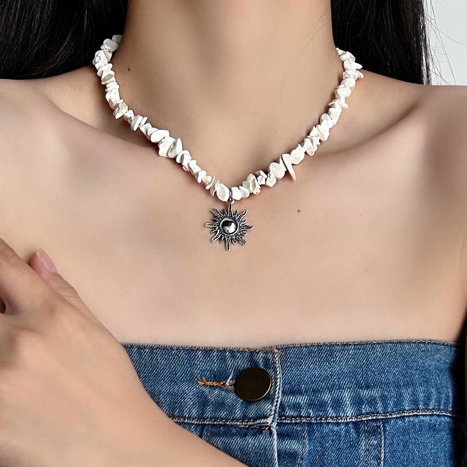 Wholesale  White Gravel Sun Necklace
