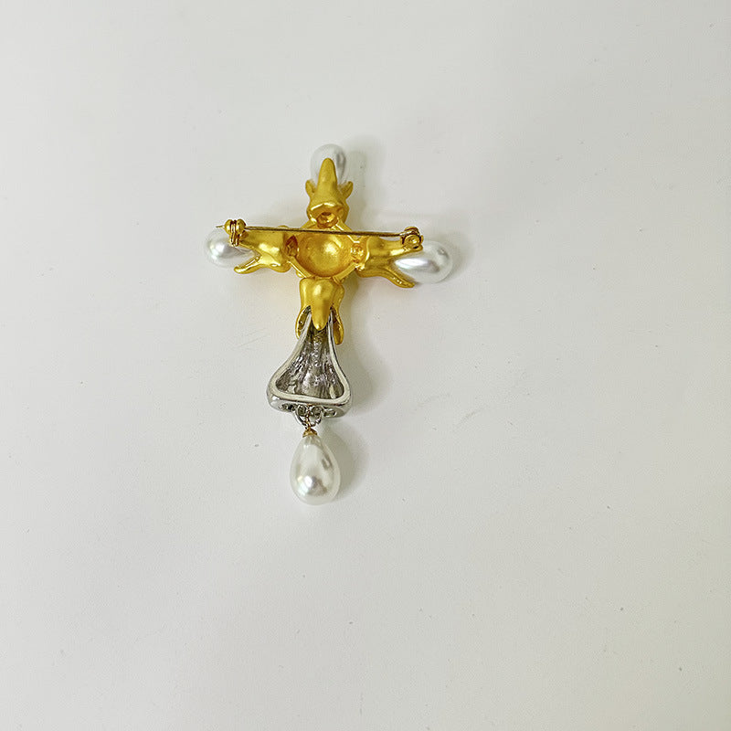 Wholesale Exaggerated Three-dimensional Nose Cross Pearl Pendant Collar Necklaces  Accessories