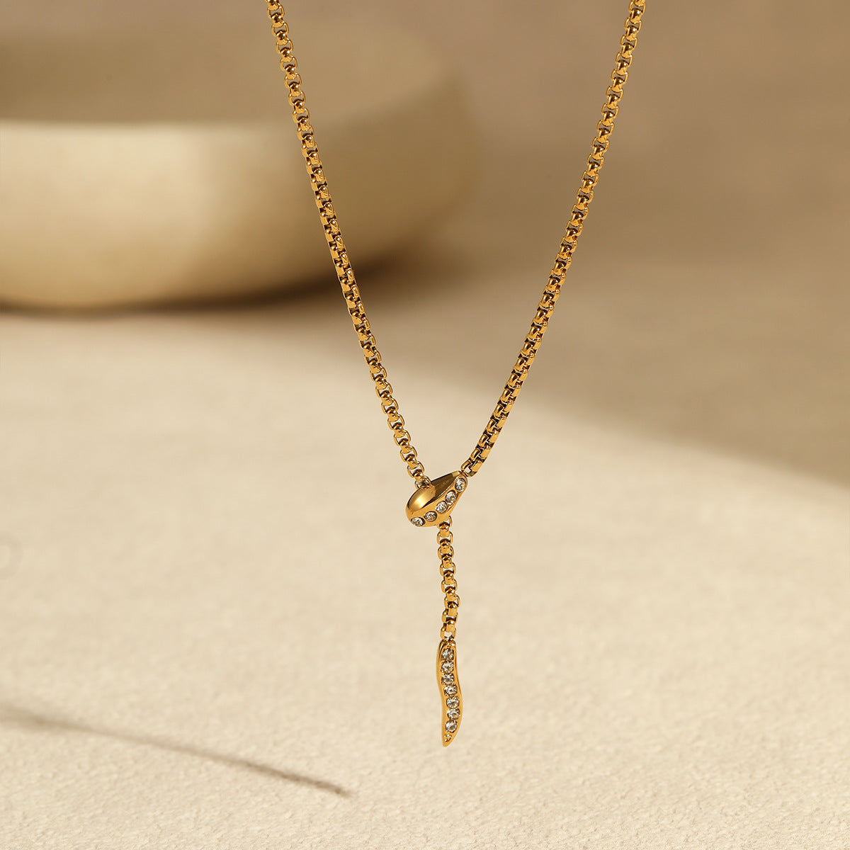 Wholesale  style snake-shaped snake element stainless steel necklace