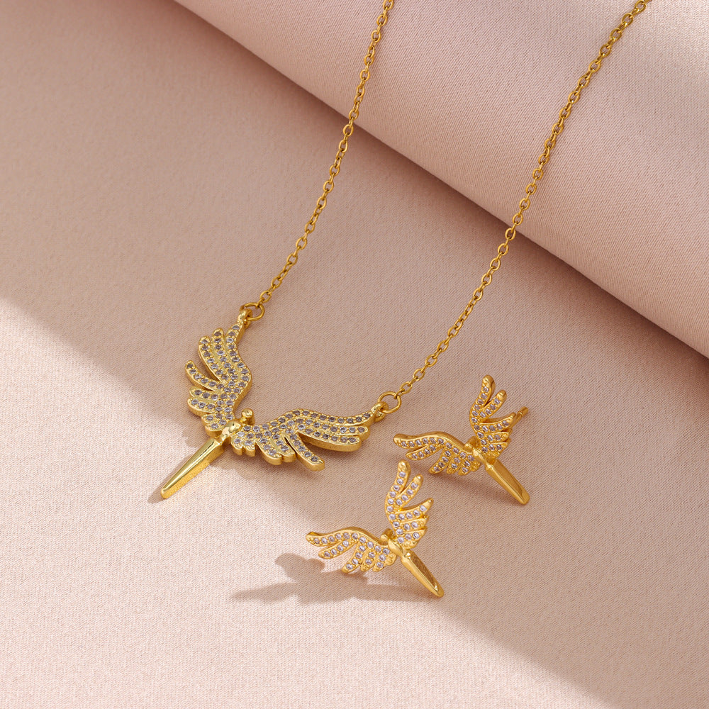 Wholesale  18K Gold Plating Micro-inlaid Zirconium  Angel Wings Pendant Titanium Steel Necklace