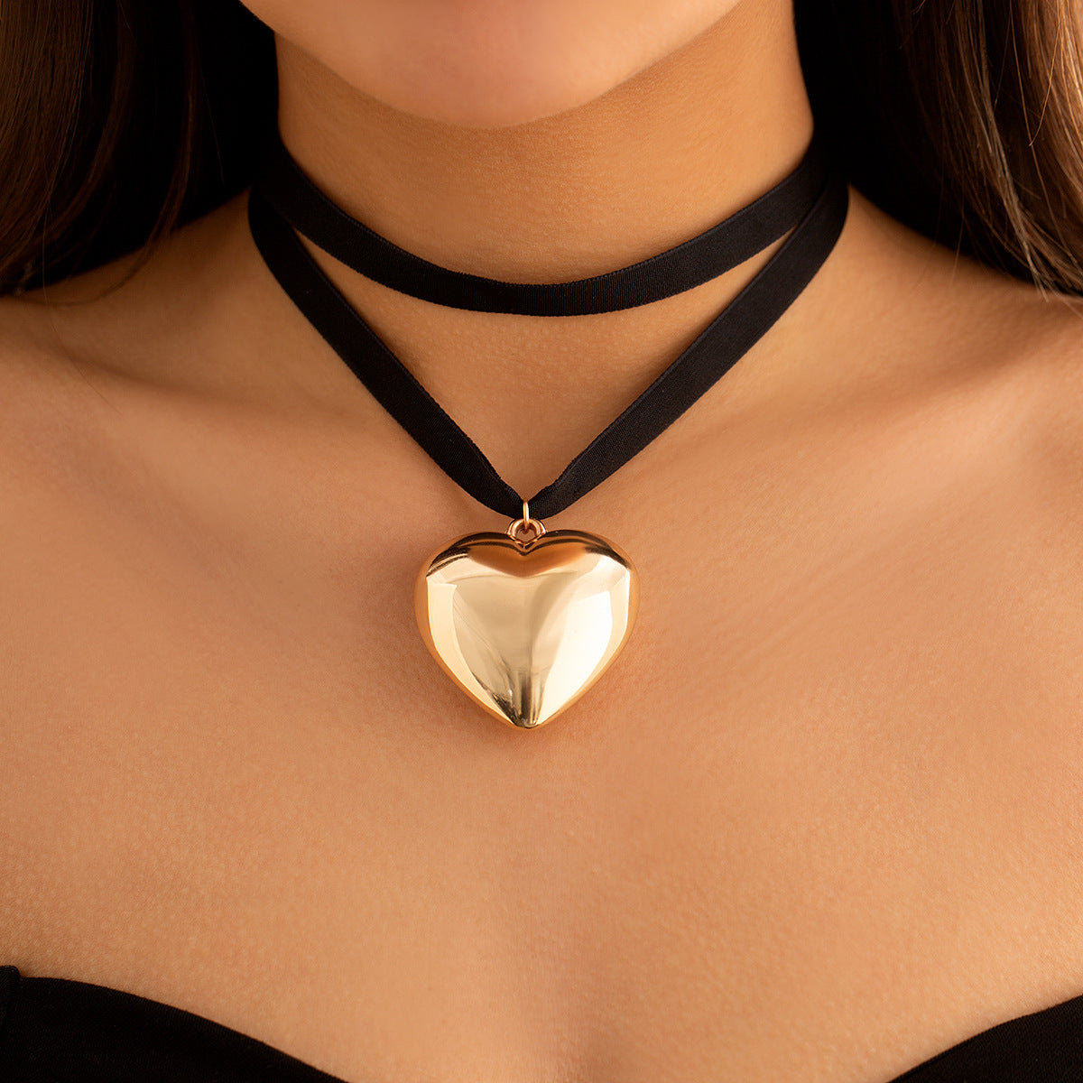 Wholesale Heart-Shaped Choker Necklace Gold Electroplated Glass Pendant Boutique Resale