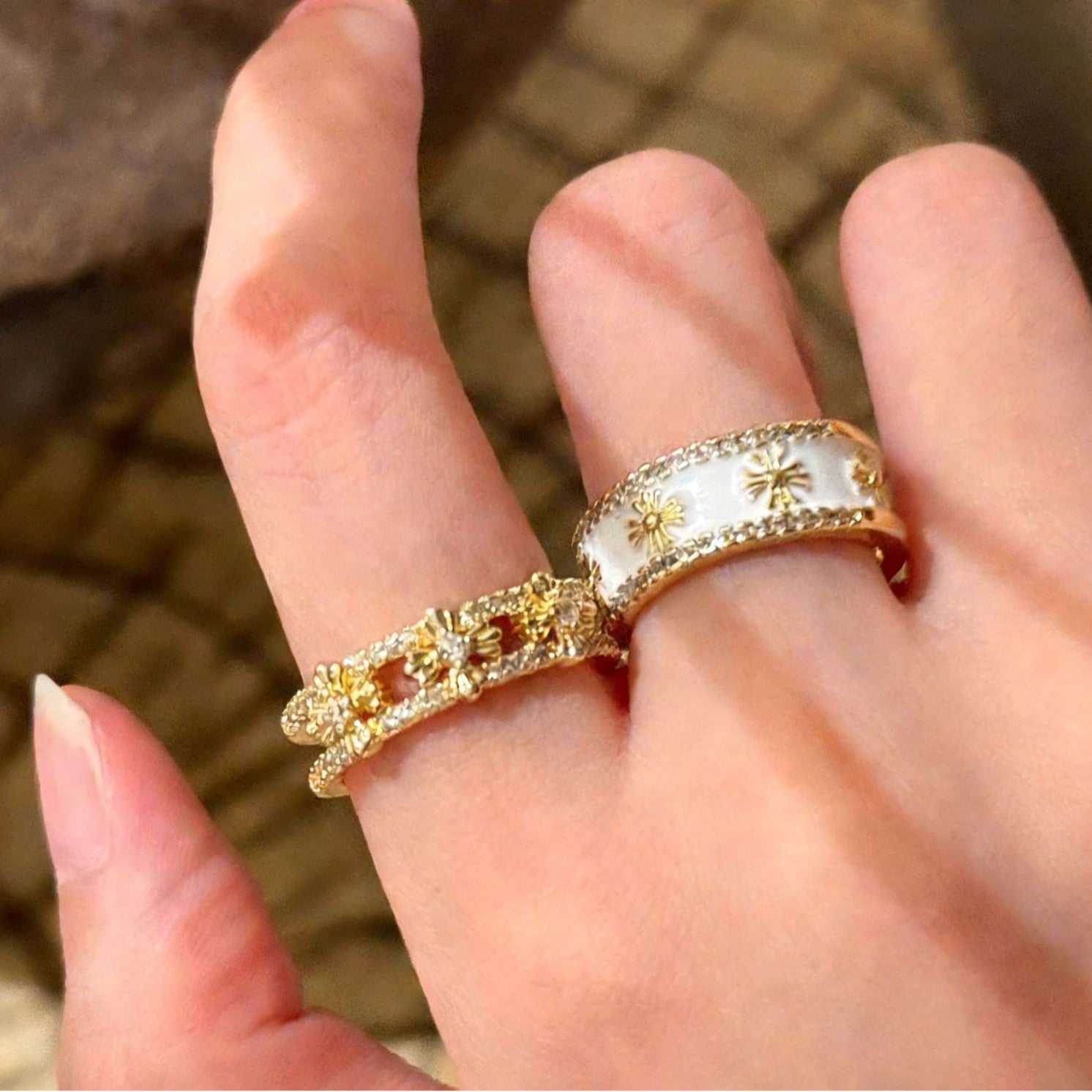 Wholesale Gold Drop Enamel Zinc Alloy Cross Ring Palace Style Women S Trendy Everyday Fashion Accessory