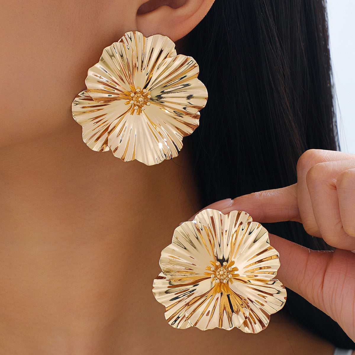 Wholesale European American Style Large Floral Gold Earrings Fashion Accessory Gift Boutique Resale