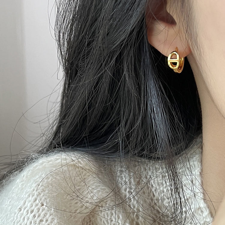 Wholesale Silver Plated Hollow Pig Nose Hoop Earrings Minimalist Jewelry Accessory for Everyday Wear