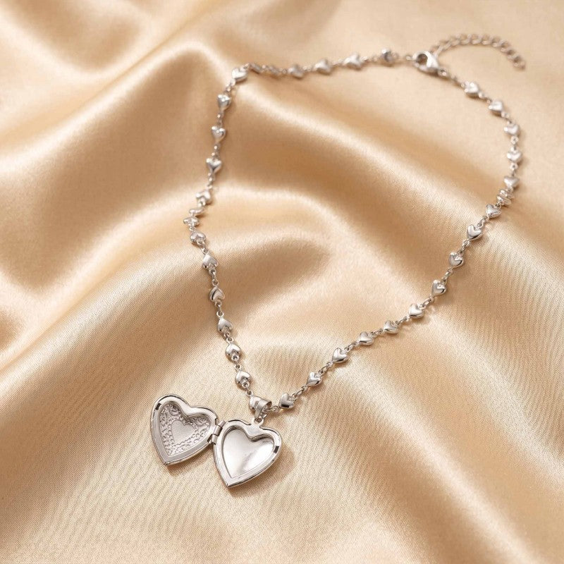 Wholesale Retro Heart Shape Photo Locket Necklace For Women Silver Tone Love Chain Chic Boutique Jewelry Gift