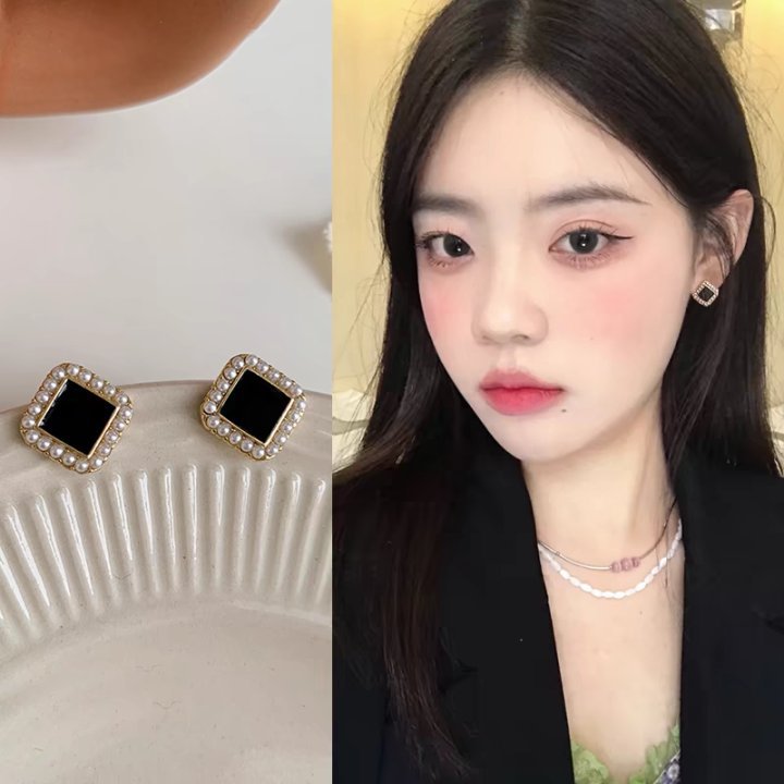Wholesale European and American Light Luxury Shell Flower Earrings 925 Silver Needle High-grade Earrings Ins Niche Design Elegant Retro Earrings