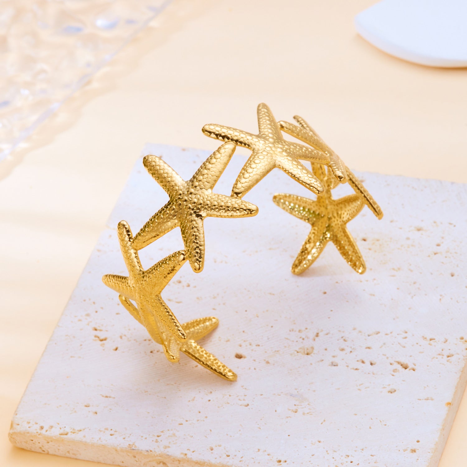 Wholesale Stainless steel  Creative Beach Holiday Starfish Open Style Bracelet