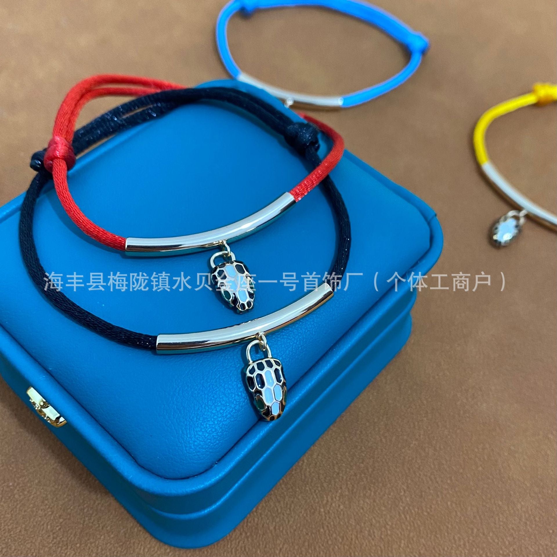 Wholesale V Gold Snakehead Hand Rope Gum Dropping Emerald Bracelet