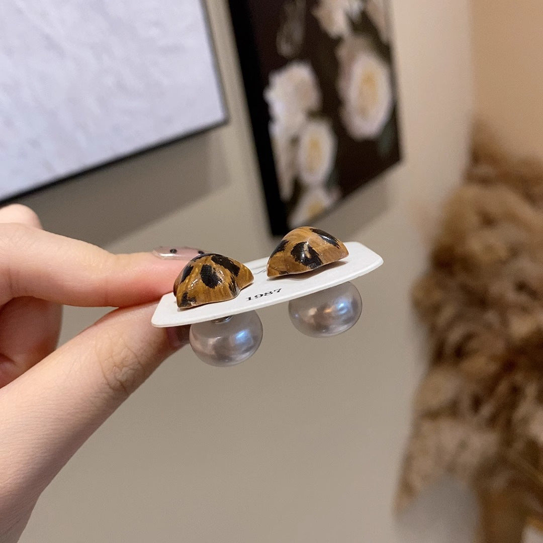 Wholesale Leopard Print Pentagram Earrings