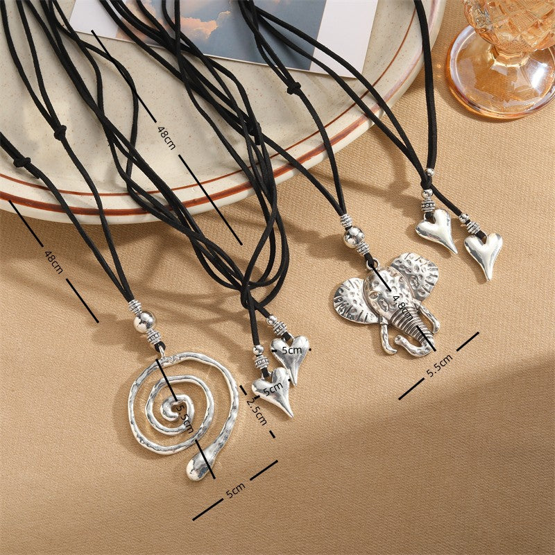 Wholesale Alloy Zircon Elephant Heart Pendant Necklace Retro Vintage Charm Trendy Jewelry Accessory For Gift