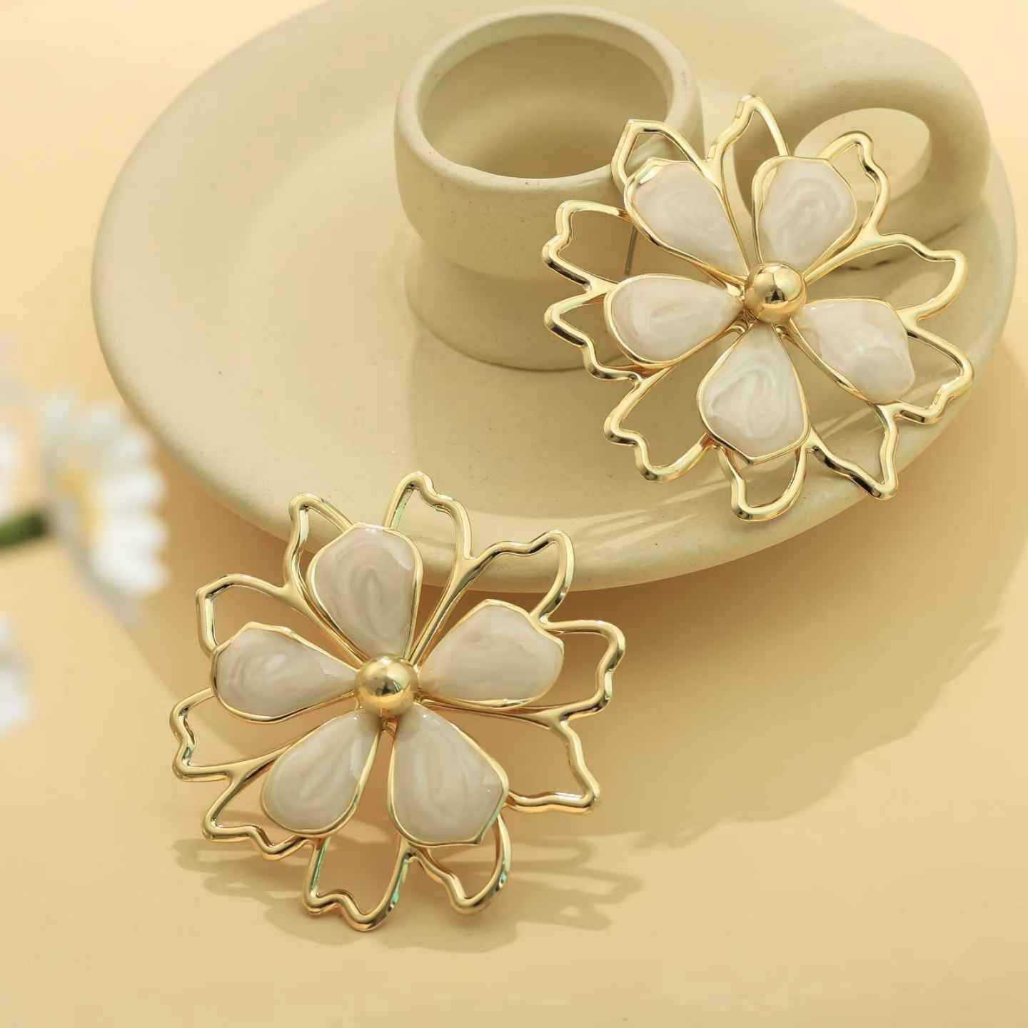 Wholesale Double-Layer Hollow Three-Dimensional Flower Ring