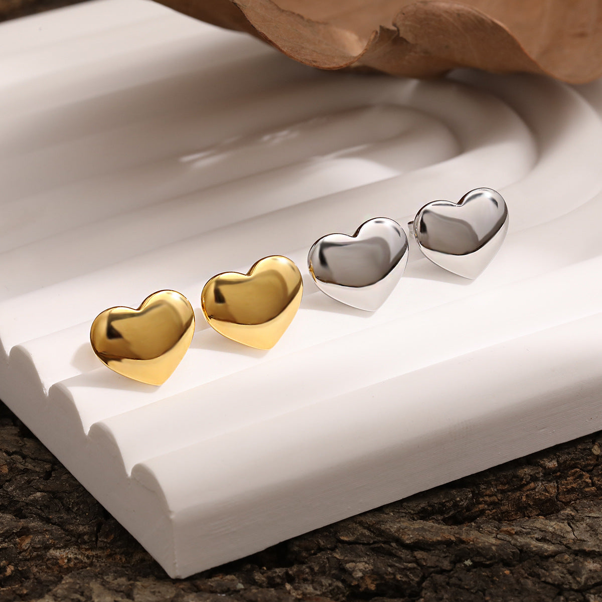 Wholesale Titanium Steel Exaggerated curved heart earrings gold earrings