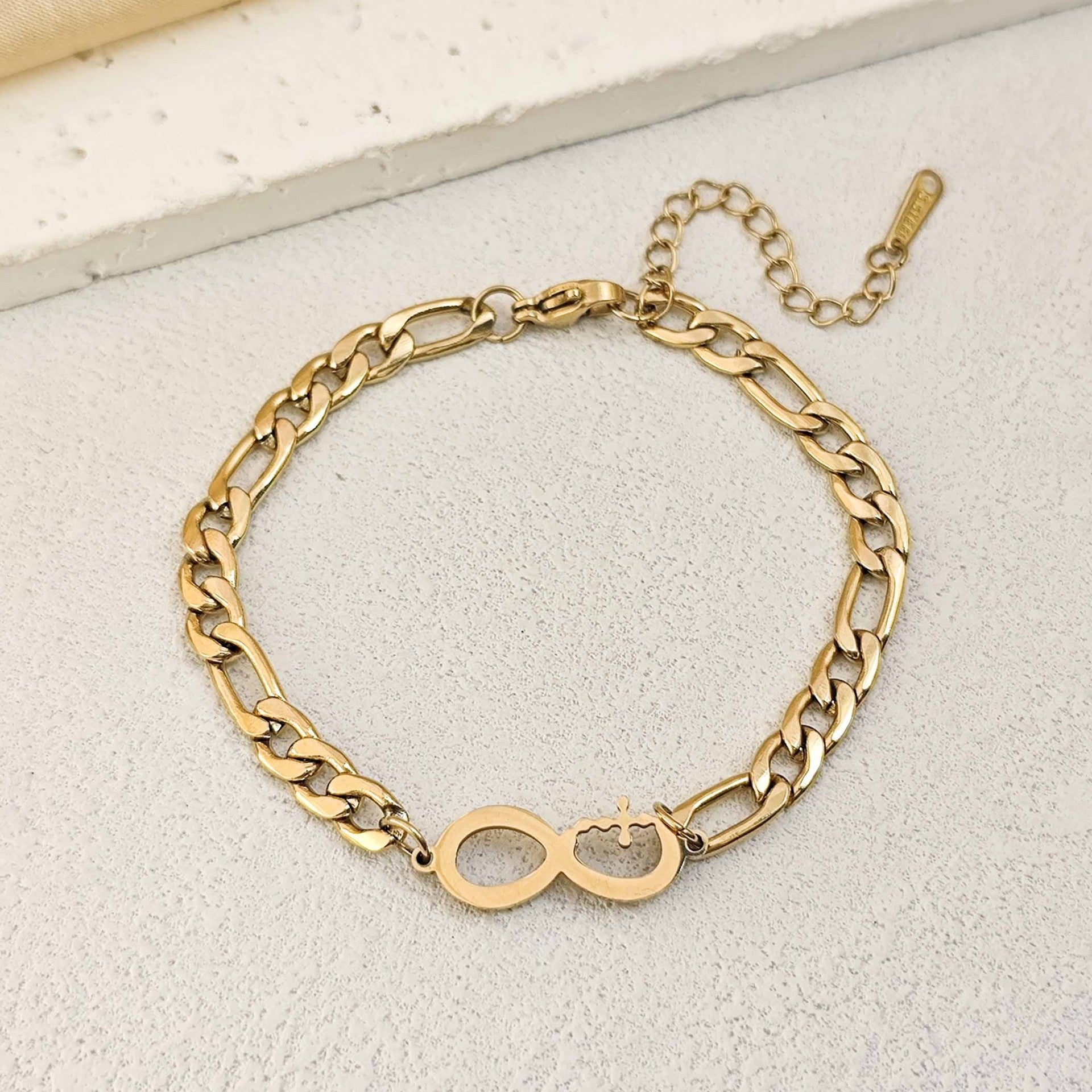Wholesale Minimalist Infinity Figure-Eight Titanium Steel Bracelet Fashion Jewelry Accessory for Women