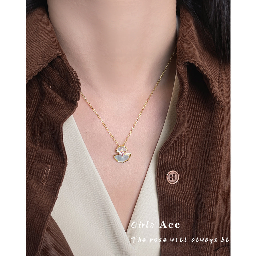 Wholesale Luxury Mother-of-Pearl Necklace for Women,  Fashionable Zirconia Clavicle Chain,  High-End Sweater Chain