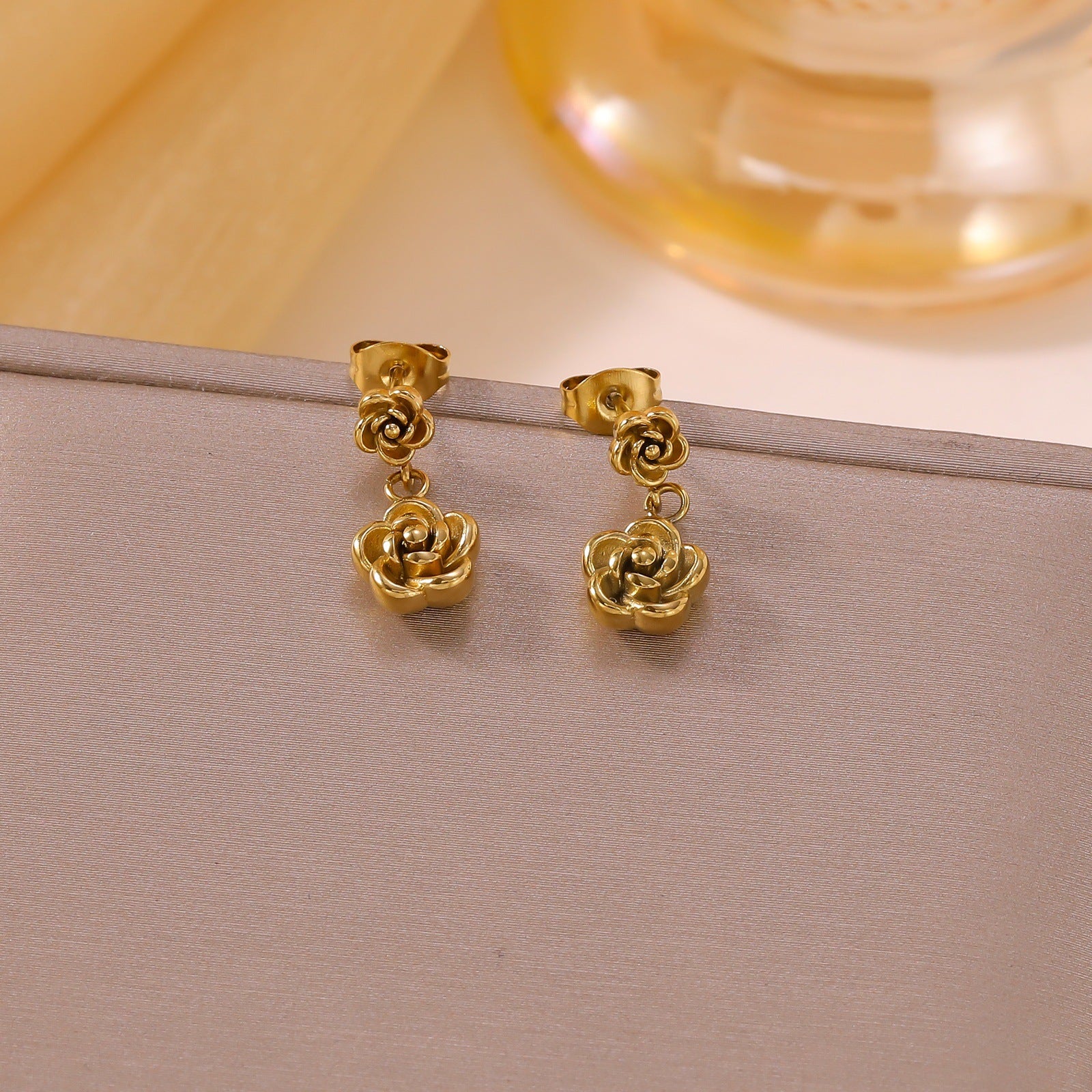 Wholesale Titanium Steel Real Gold Plated Flower Pearl Stud Earrings Everyday Fashion Accessory For Women