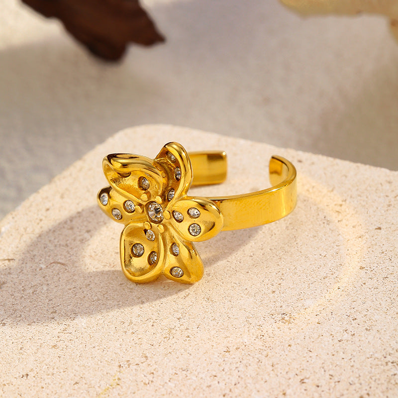Wholesale stainless steel flower-patterned ring