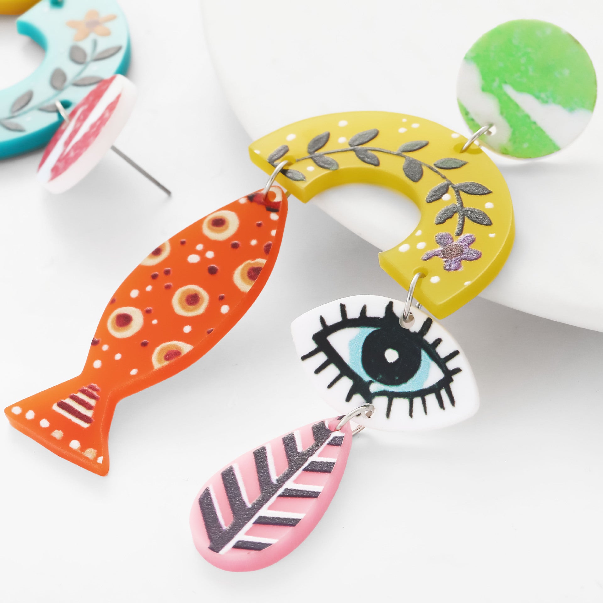 Wholesale  luxury  rainbow fish eye funny cat acrylic  earrings