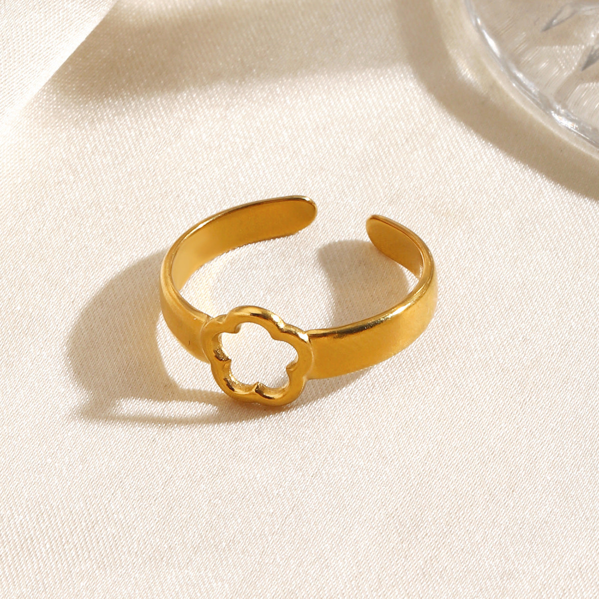 Wholesale Stainless Steel Five-Leaf Flower Open Ring European Style Everyday Jewelry Accessory