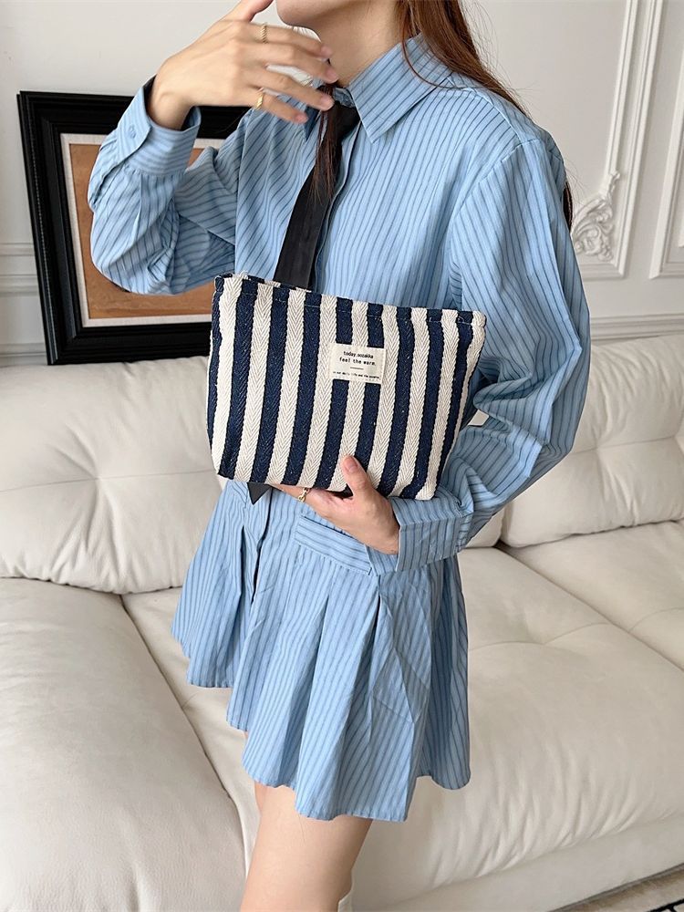 Wholesale Chic Striped Canvas Makeup Bag For Women Large Capacity Portable Toiletry Organizer Everyday Use Great For Resale