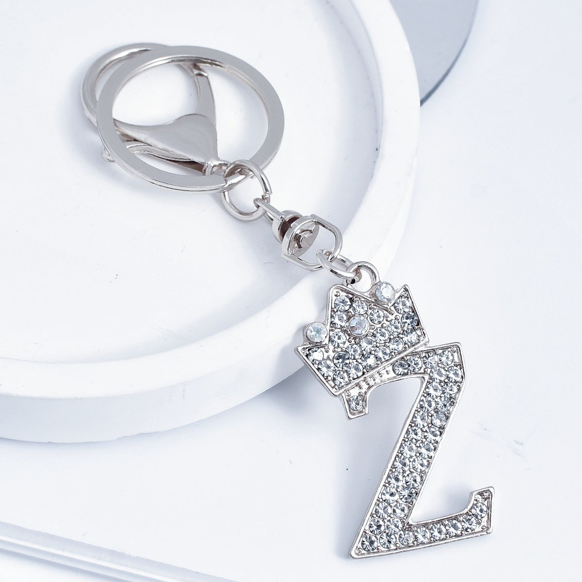 Wholesale Stylish Rhinestone 26 Letter Keychain Zinc Alloy Silver Metal Pendant Car Backpack Accessory Fashion Jewelry Gift For Resale