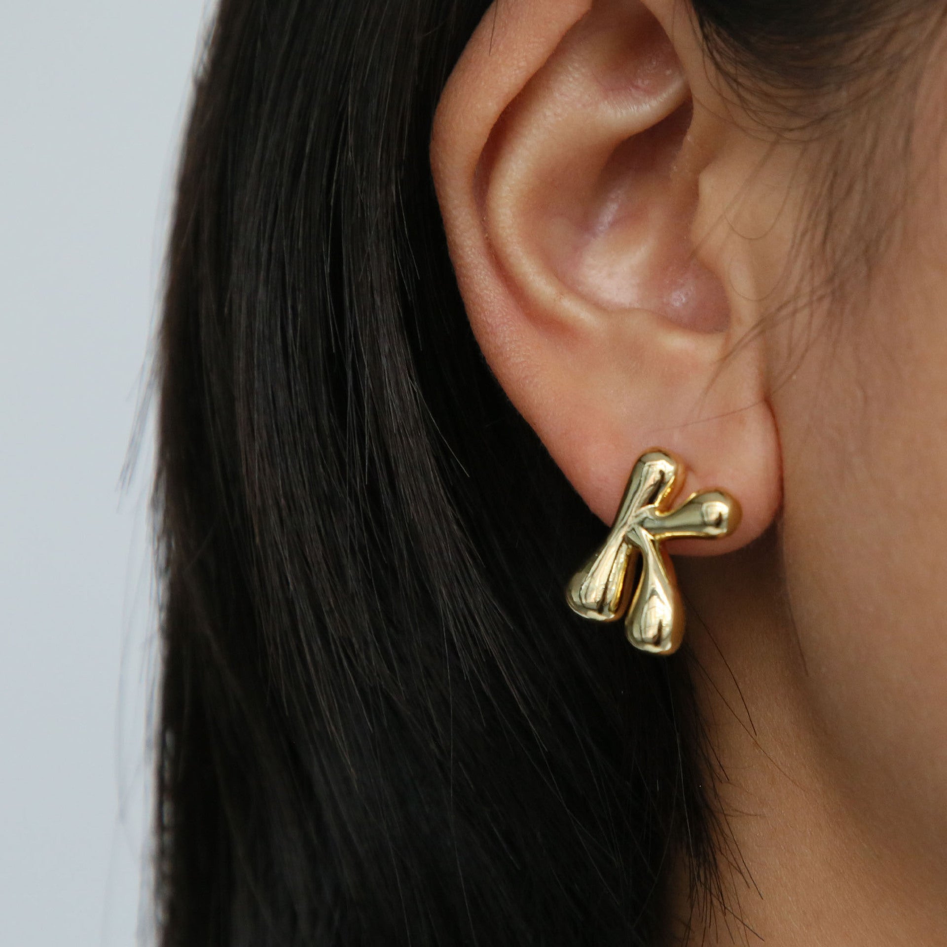 Wholesale  copper plated 18k real gold chubby bubble balloon 26 English letter earrings
