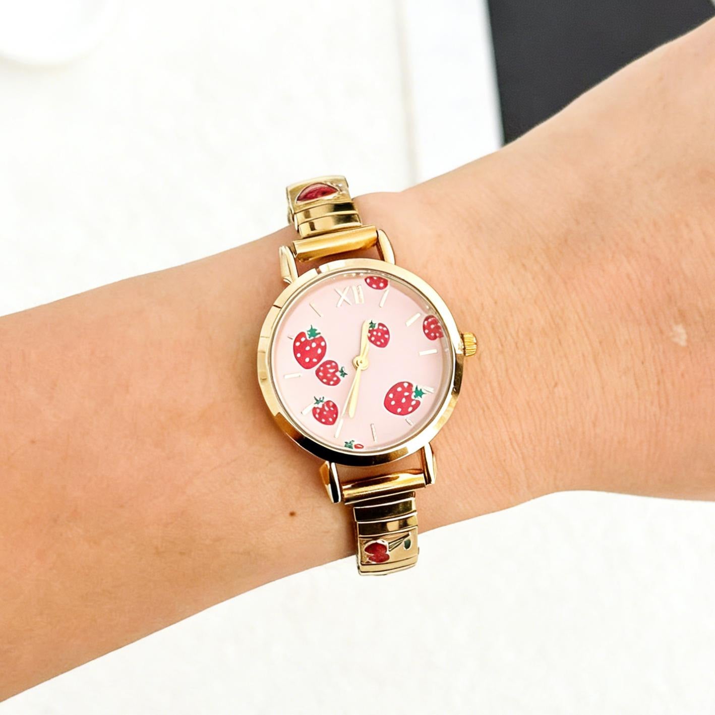 Wholesale Women' s Casual  Stylish Quartz Watch with Printed Cherry  Strawberry Design — DIY Modular Strap