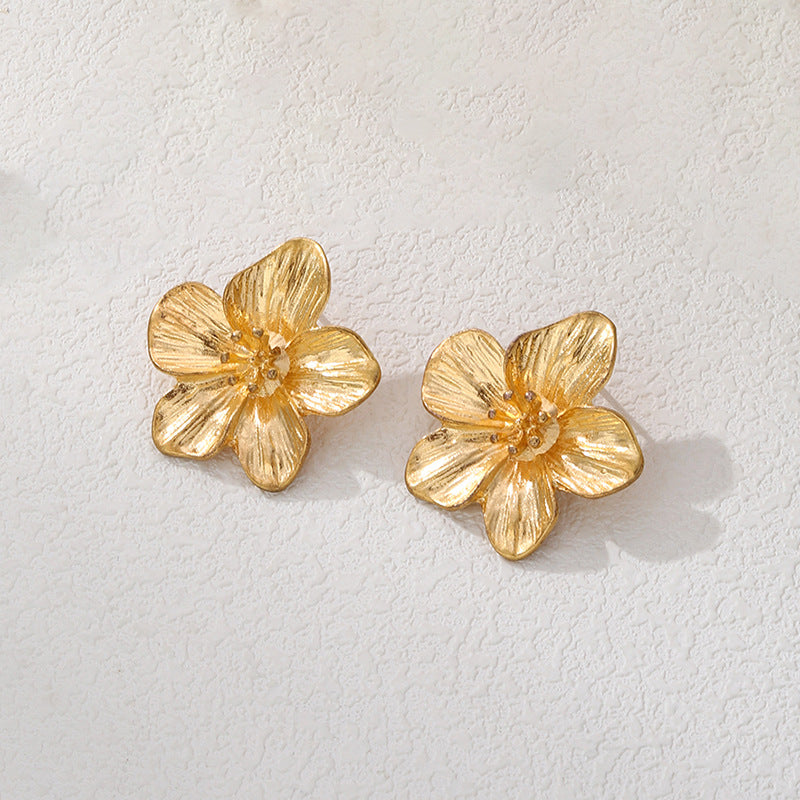 Wholesale Vintage Gold Flower Jewelry Set With Necklace Bracelet Ring Earrings Alloy Electroplated Party Wear Accessory