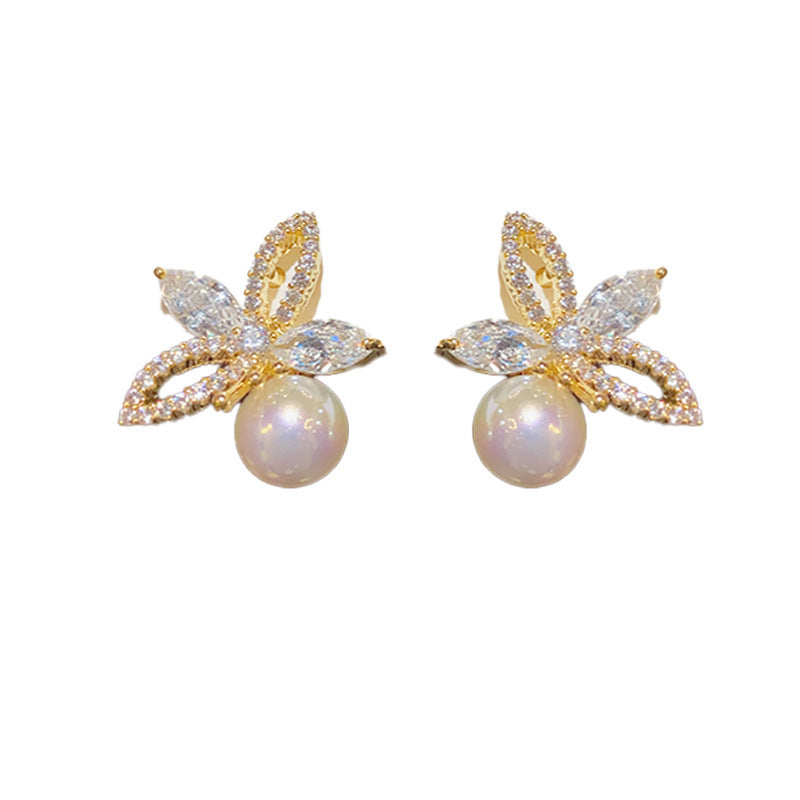 Wholesale Stylish Mabe Pearl and Zircon Flower Stud Earrings