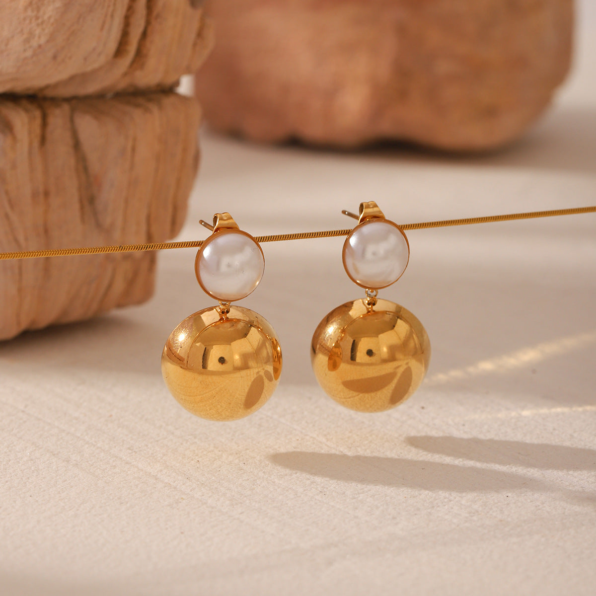 Wholesale  Light Luxury Earrings  Stainless Steel Plated 18K Gold Inlaid with Pearl Geometric Earrings
