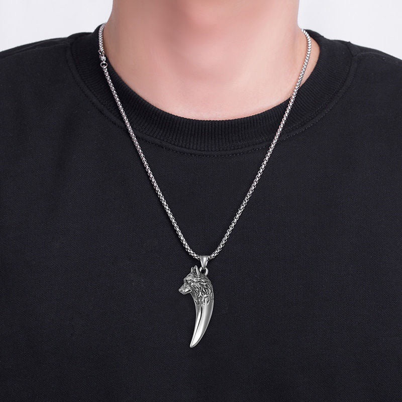 Wholesale Electroplated Alloy Retro Wolf Head Pendant Necklace Men' s Fashion Accessory