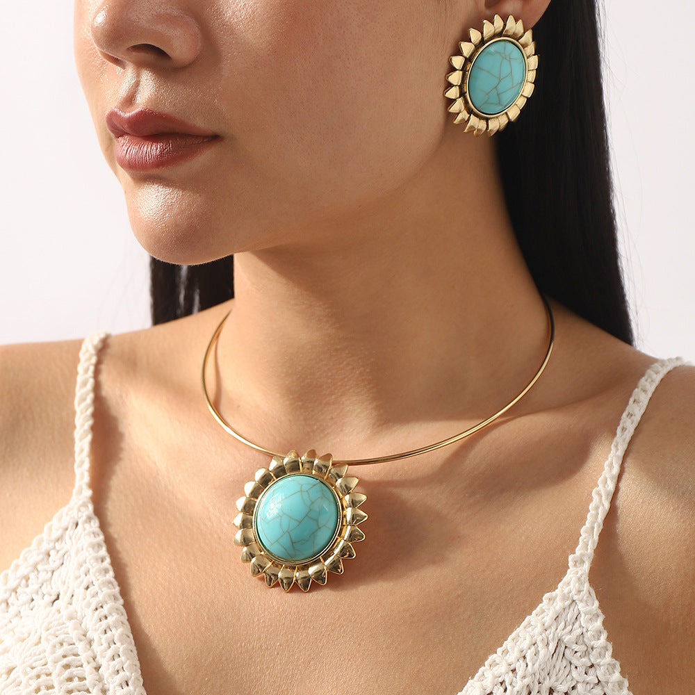 Wholesale  round turquoise inlaid flowers metal earrings collar light luxury necklace stud earrings