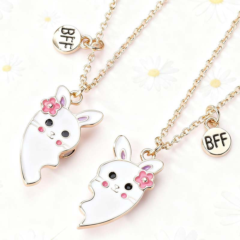 Wholesale Cartoon Heart BFF Magnetic Pendant Necklace For Women Stylish Gold Tone Zinc Alloy Boutique Resale Jewelry Accessory