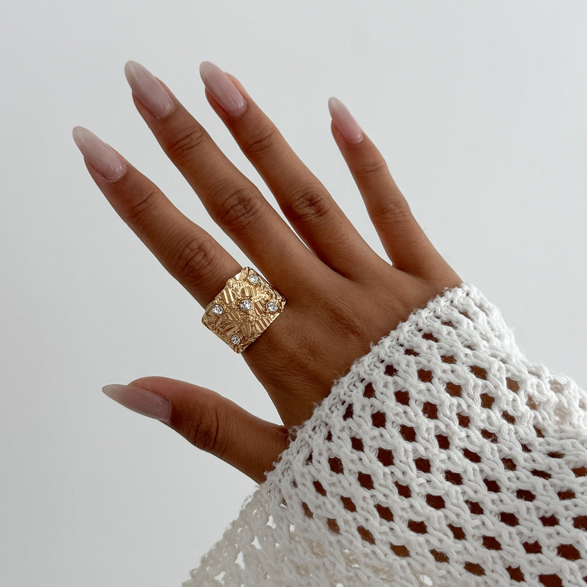 Wholesale Hollow irregular retro alloy pleated ring set