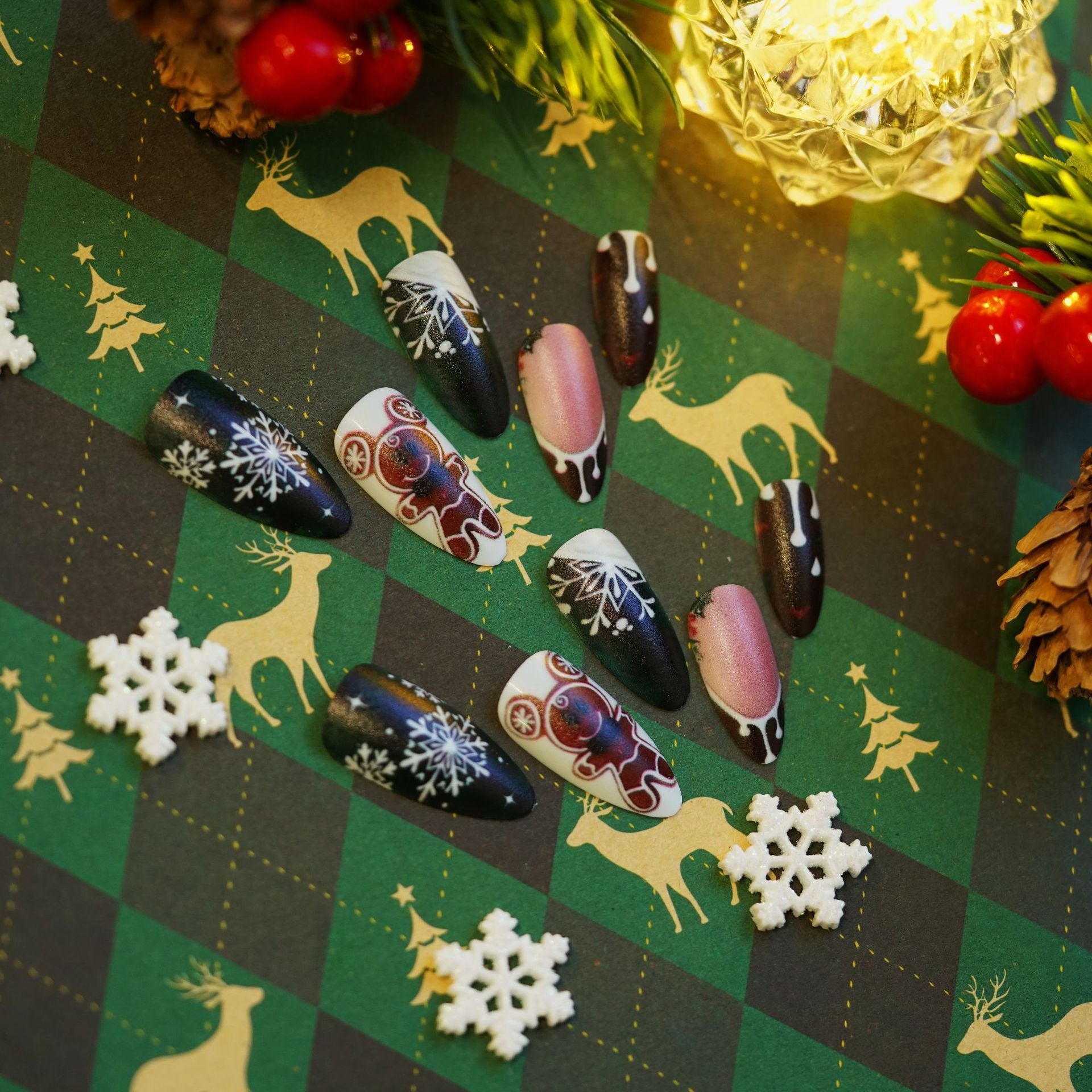 Wholesale 24 Pieces/ box Brown and Green Gingerbread Christmas Nails Kits Nail Stickers