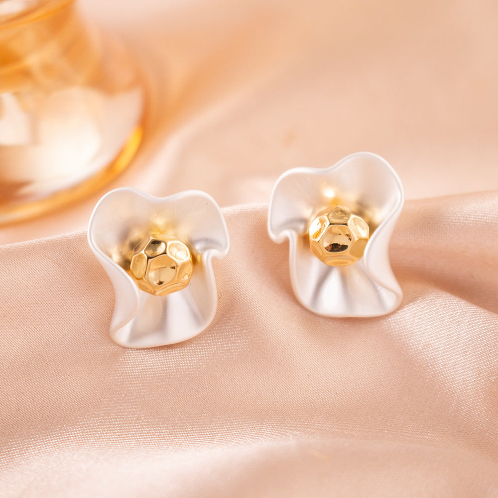 Wholesale Light Luxury Pleated Flower Ear Clip Retro  Earrings