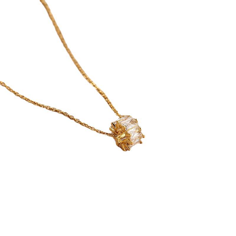 Wholesale Titanium Steel Stainless Steel Exquisite Diamond Fishtail Necklace ACC-NE-MDD005