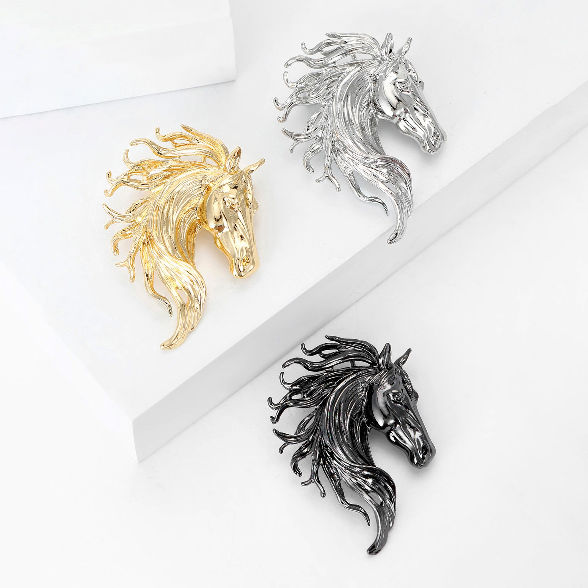 Wholesale Retro Horse Brooch Alloy Pin Women S Fashion Accessory