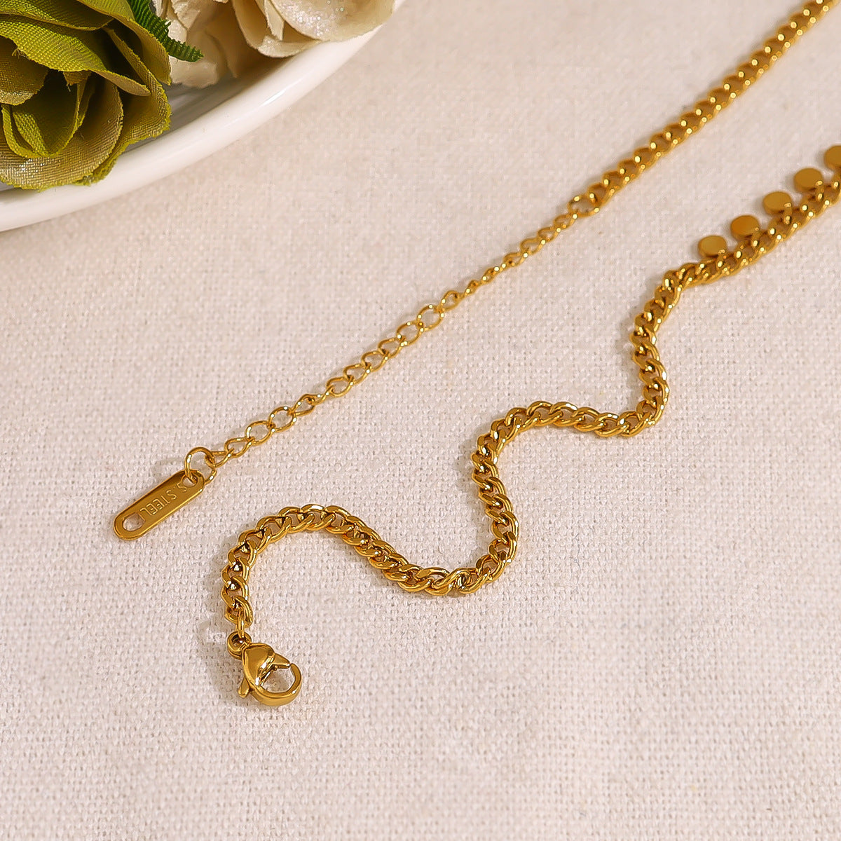 Wholesale Titanium Steel Light Luxury Golden  Clavicle Chain