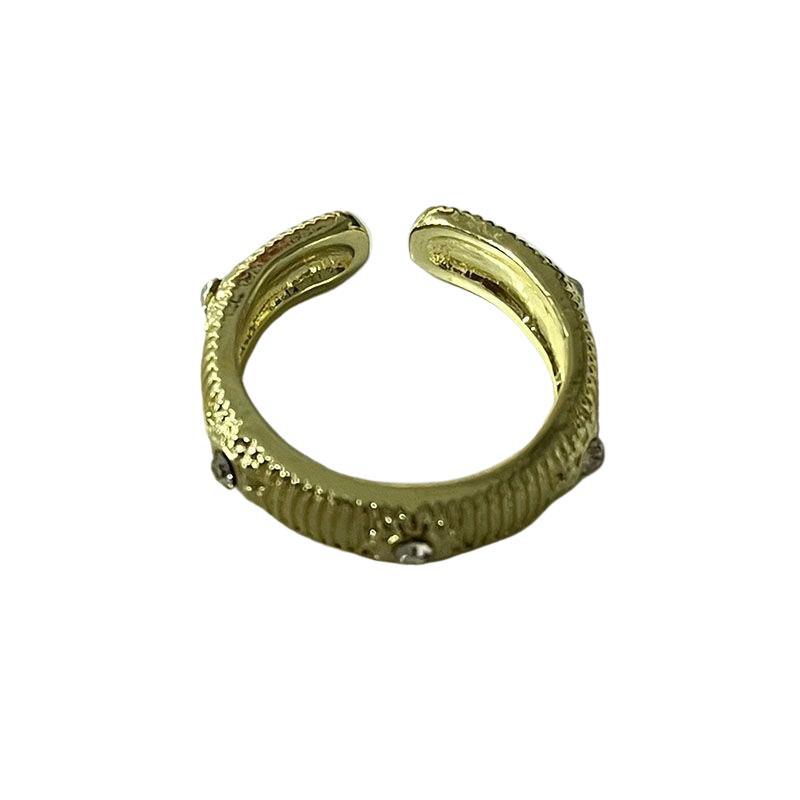Wholesale Vintage Palace Style Ring with Sparkling Diamonds,  Retro Brushed Finish,  Fashion Jewelry Accessory for Everyday Wear