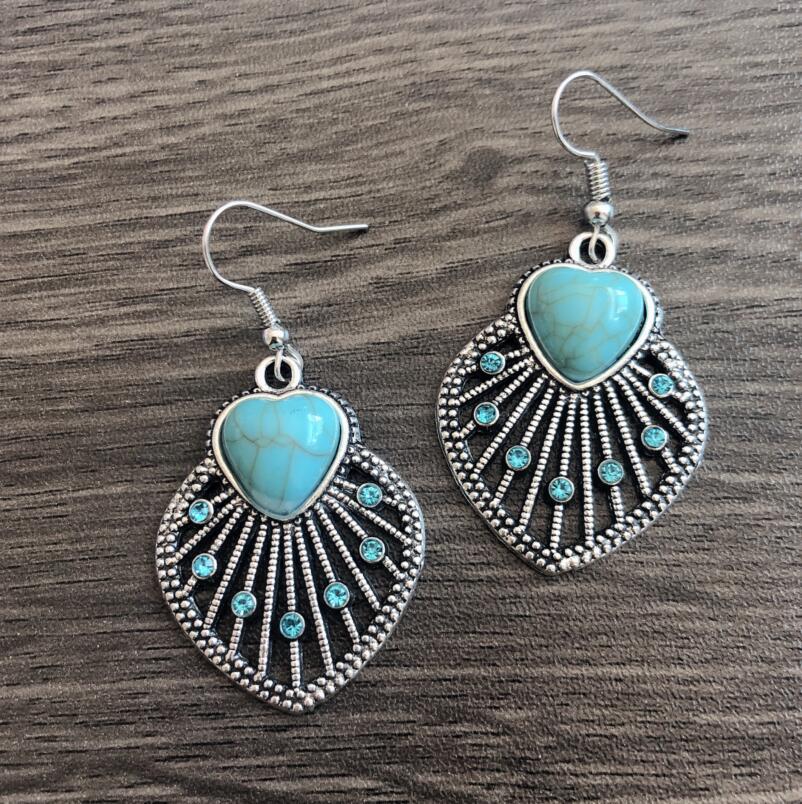 Wholesale Retro Bohemian Heart Turquoise Earrings Chic Leaf Design Fashion Accessory Gift For Birthday
