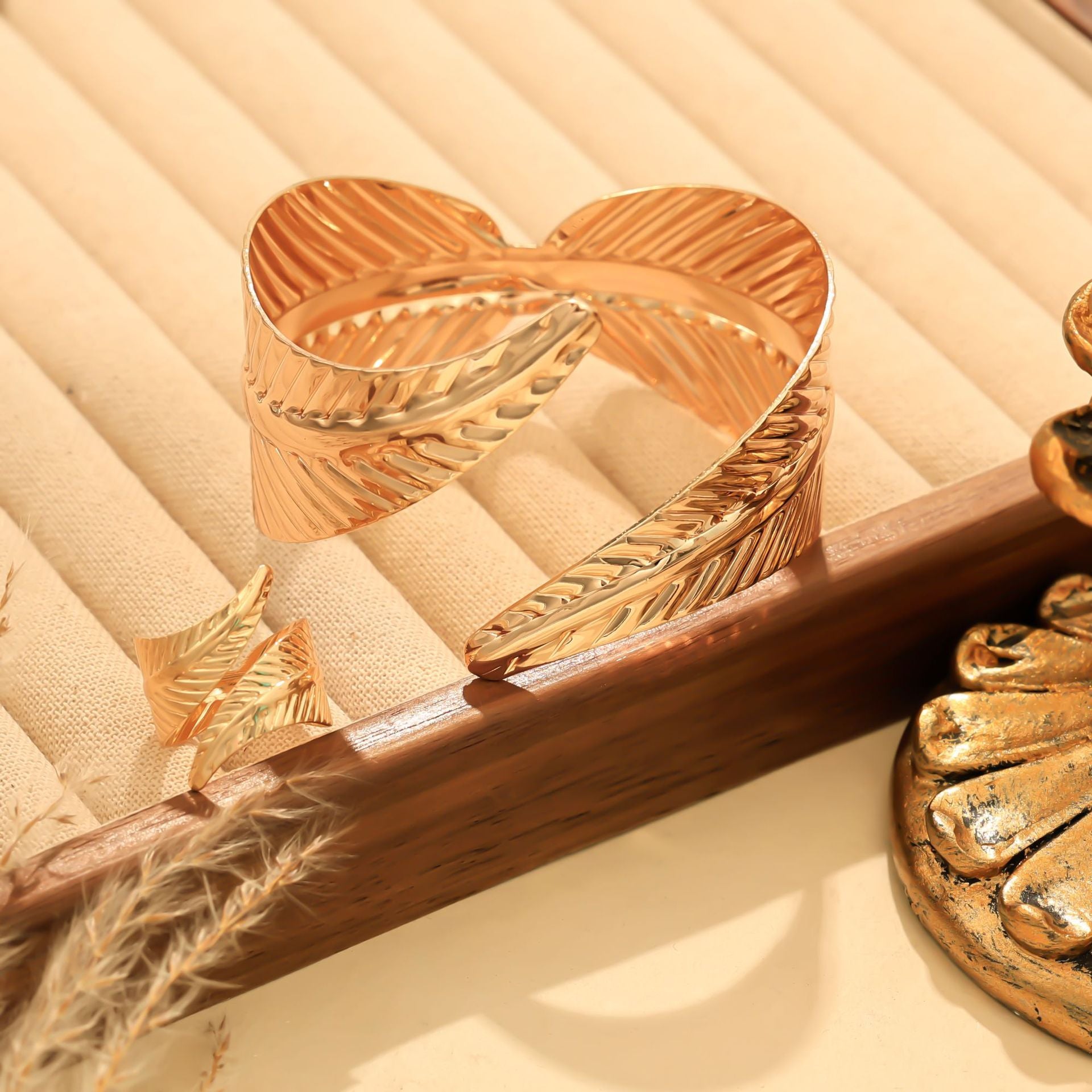 Wholesale  geometric leaves cross-opening bracelet suit