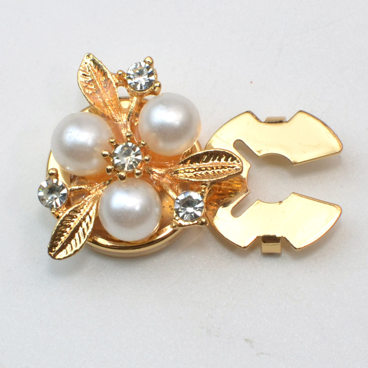 Wholesale Metal cufflinks with cubic zirconia and artificial pearl flower design