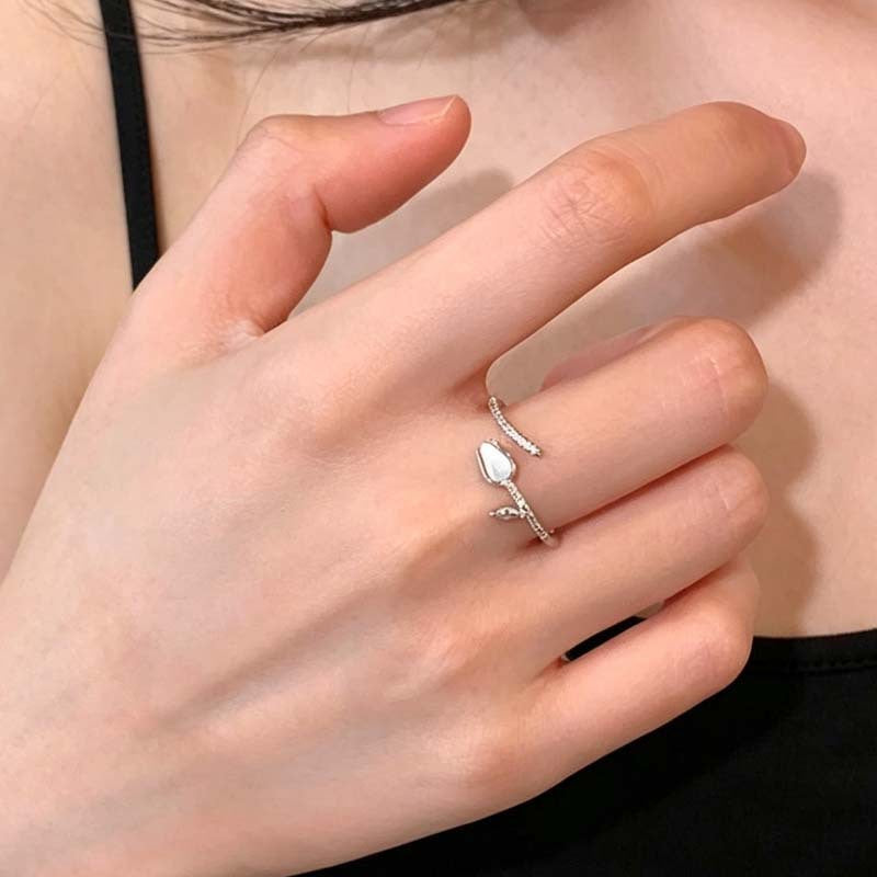 Wholesale Stylish Tulip Flower Open Ring Adjustable Zinc Alloy Ring For Women Fashion Jewelry Gift Boutique Accessory